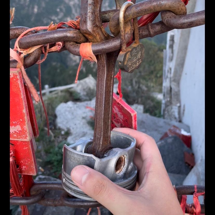拿扳手的00后🚗