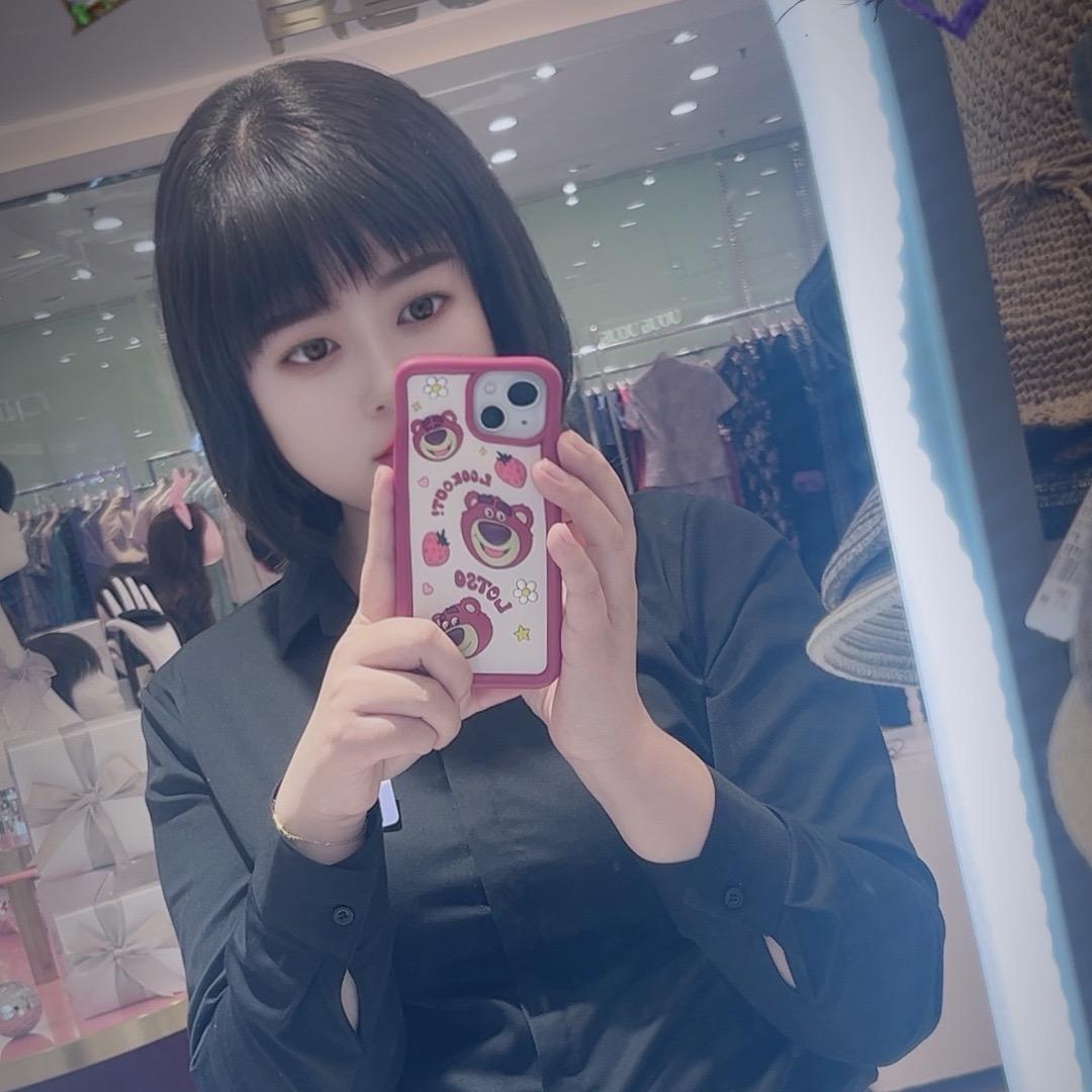 八月