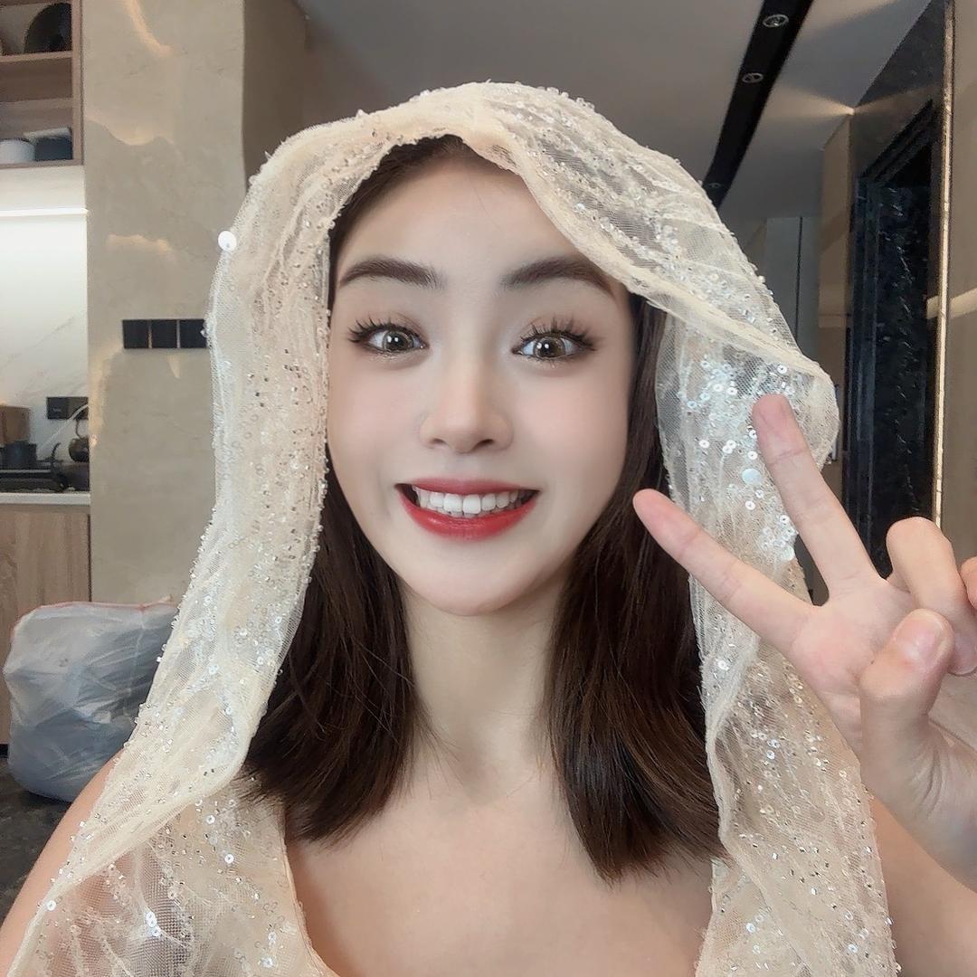 爱笑的大馨子