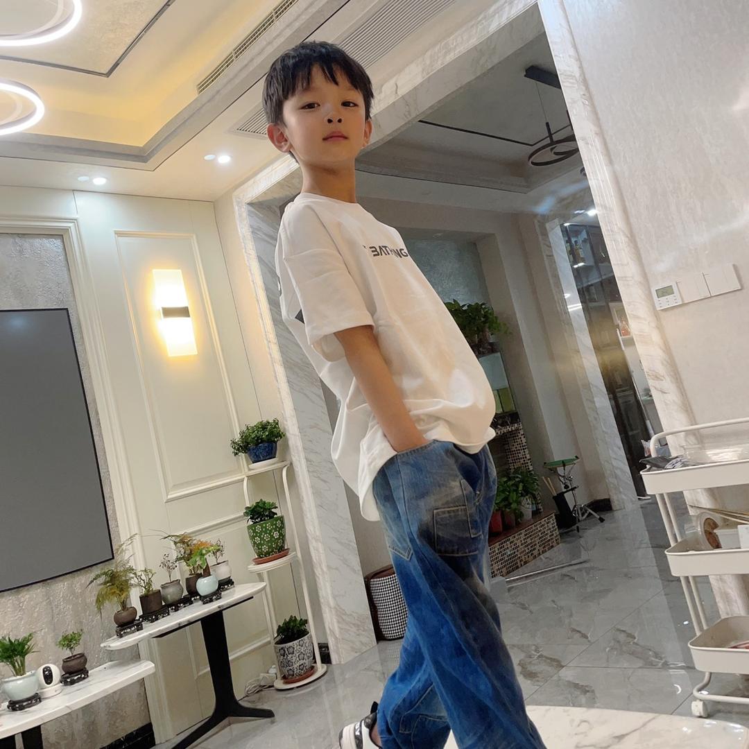齐齐…