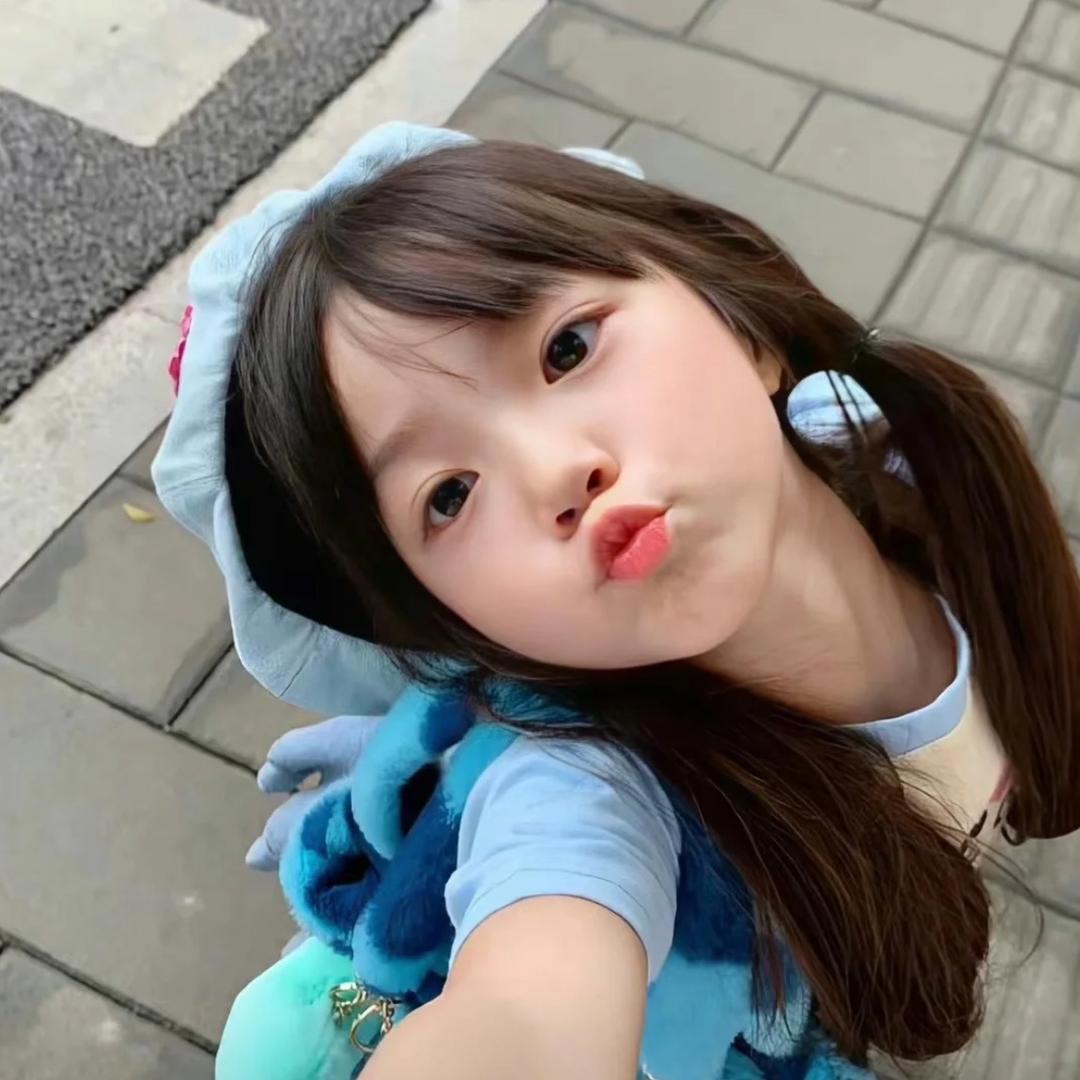 糕冷小莓