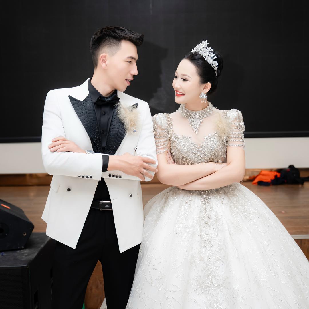 𝙖𝙮𝙨𝙖𝙪𝙡𝙚