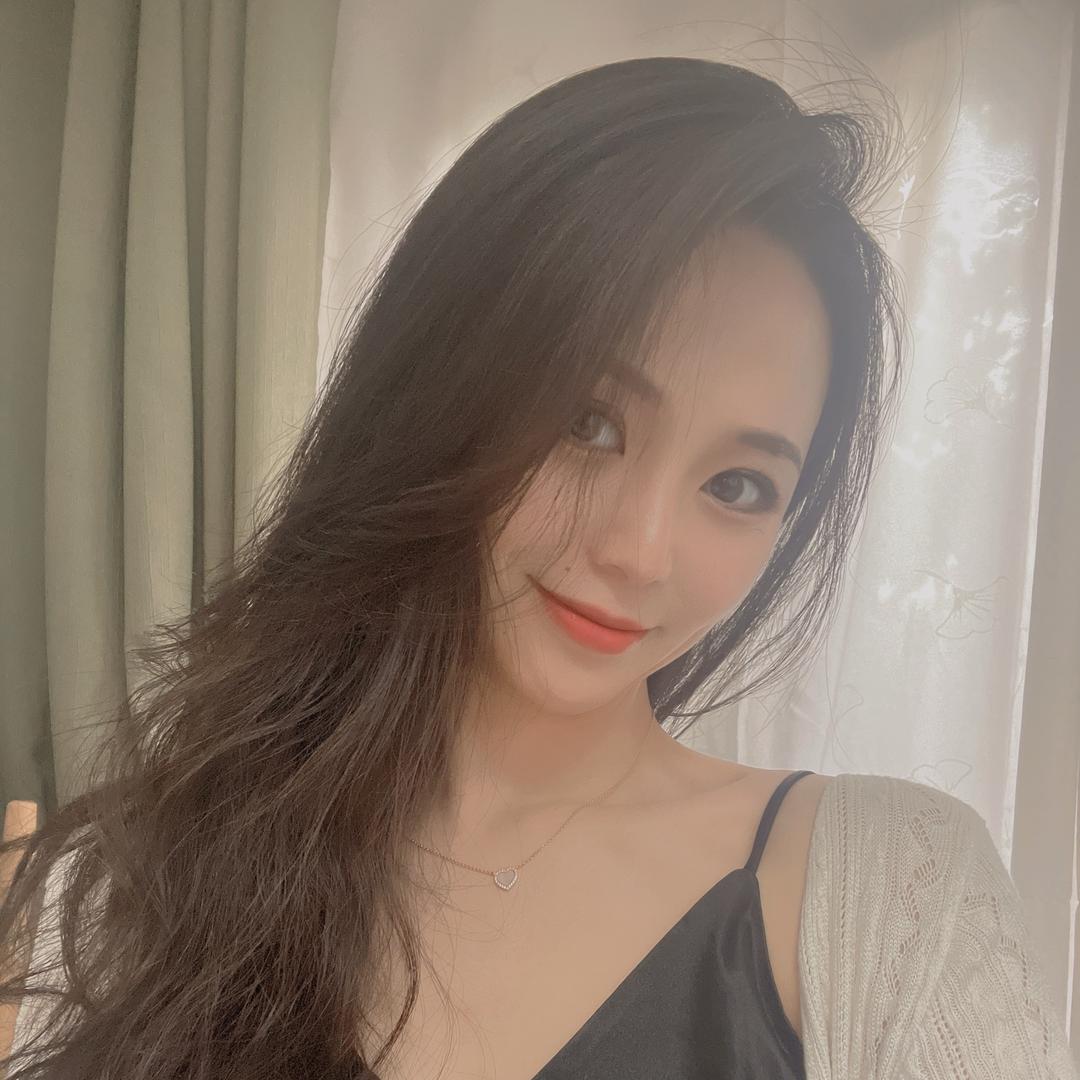 不爱画画的思思