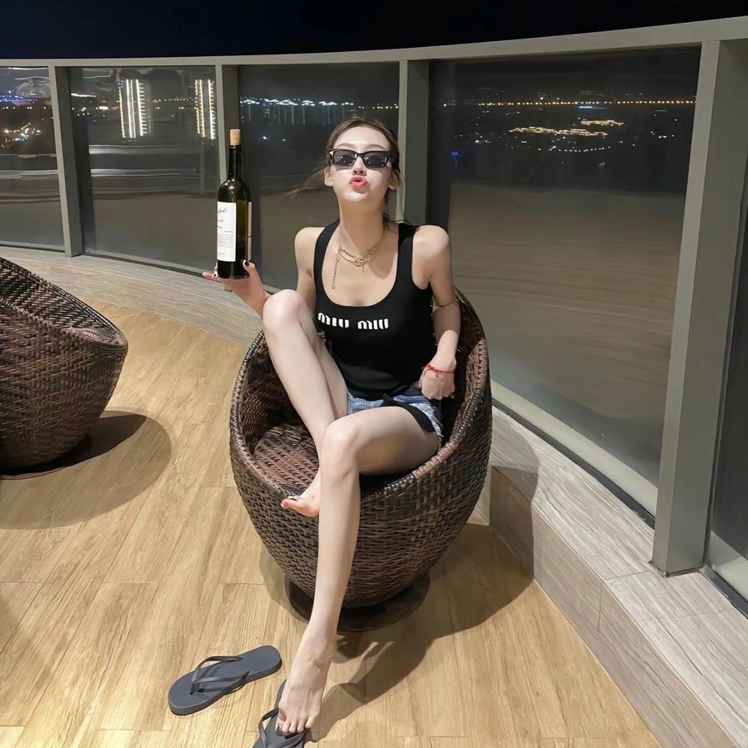 @妍妍