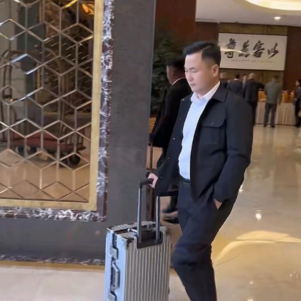 龙哥