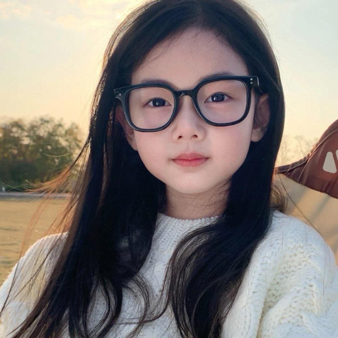 金太阳美妆_小余.
