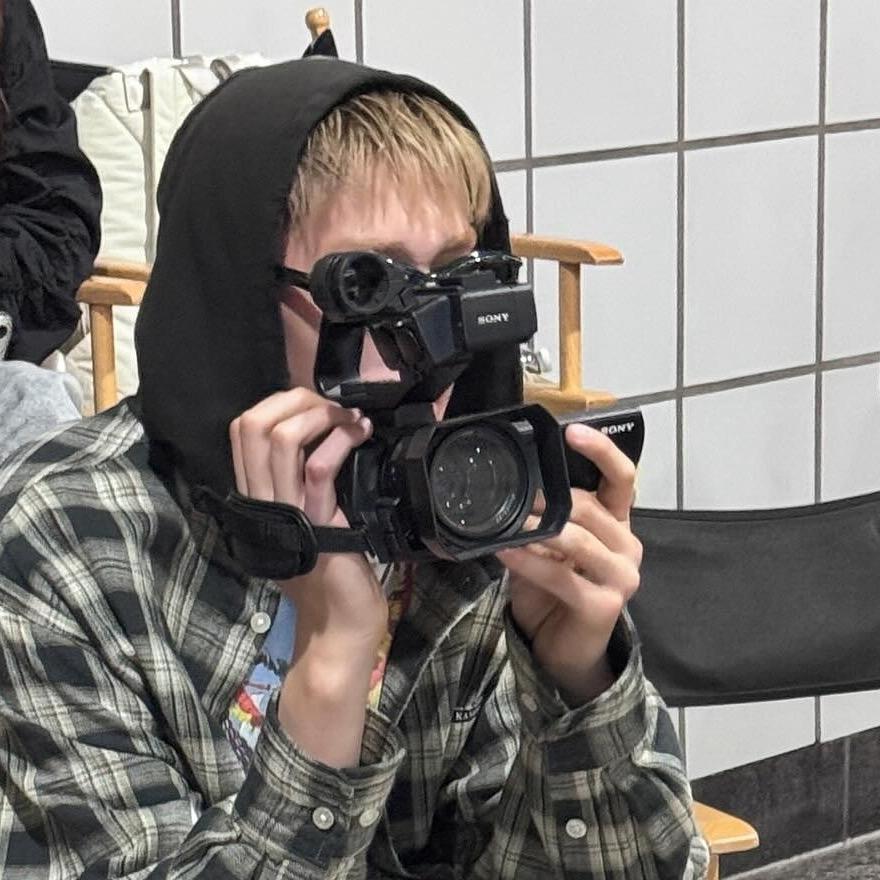 一顿要吃五个烤蹄子