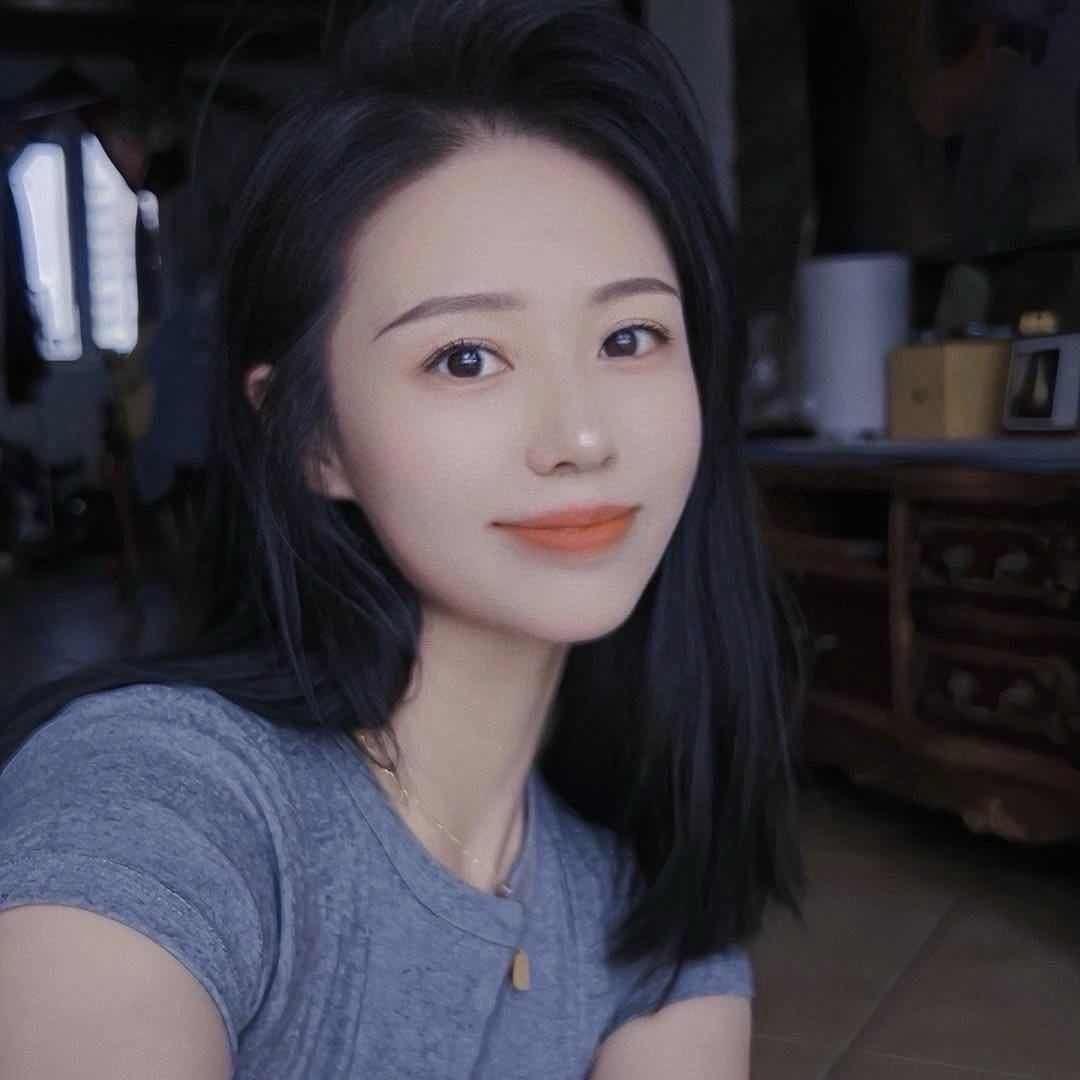 ⁷.