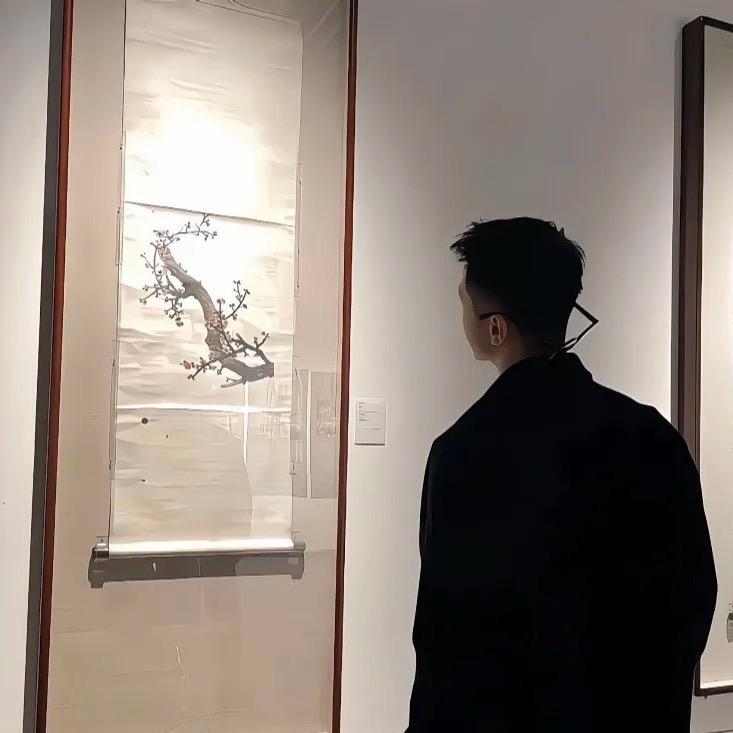 严浩