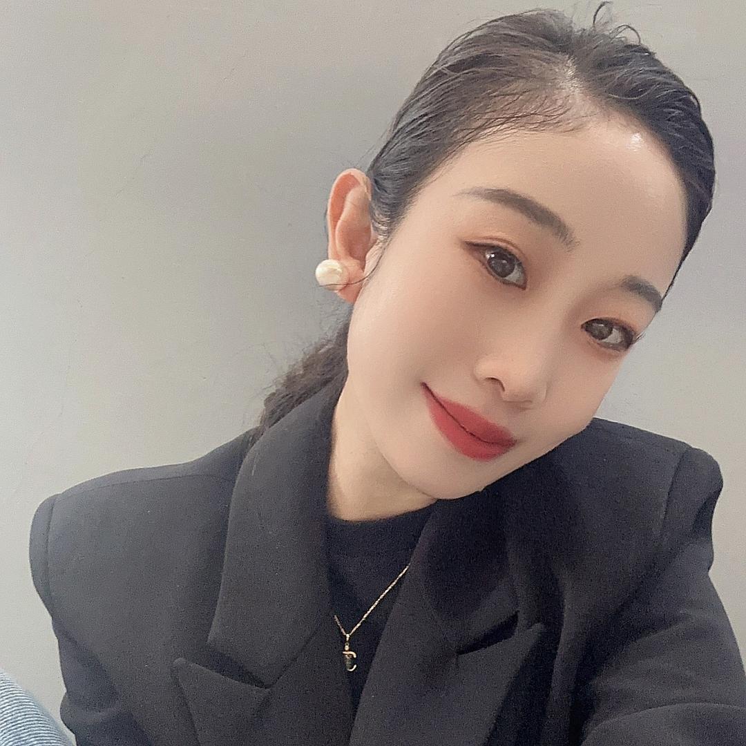 上海潮流阁女装 WU娜