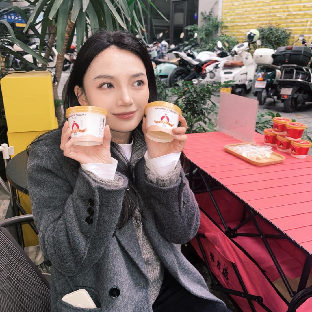 卖酸奶的小姐姐