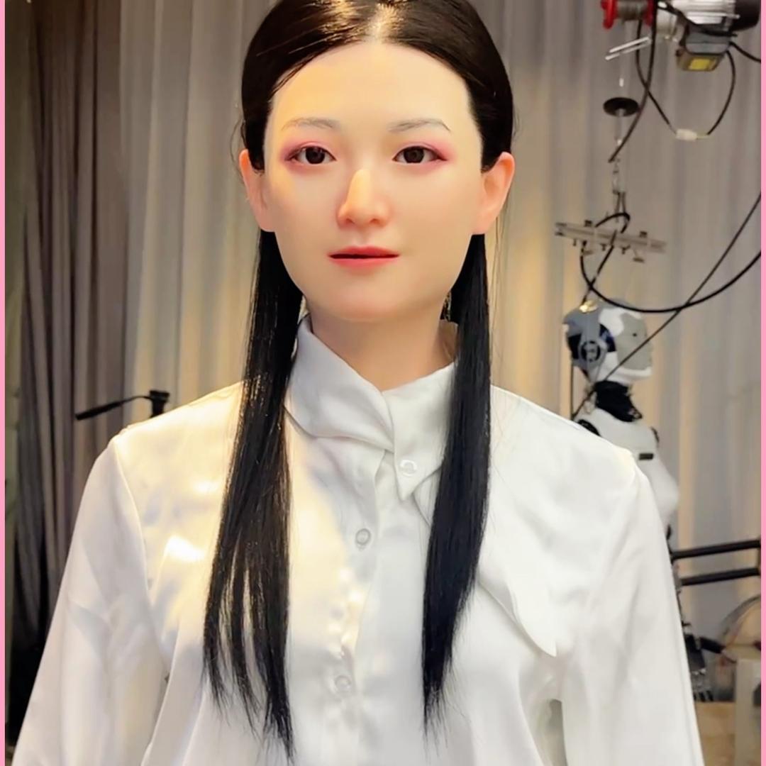 全能美少女机器人
