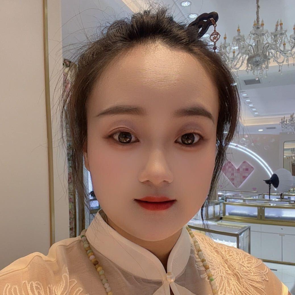 珠宝小姐姐