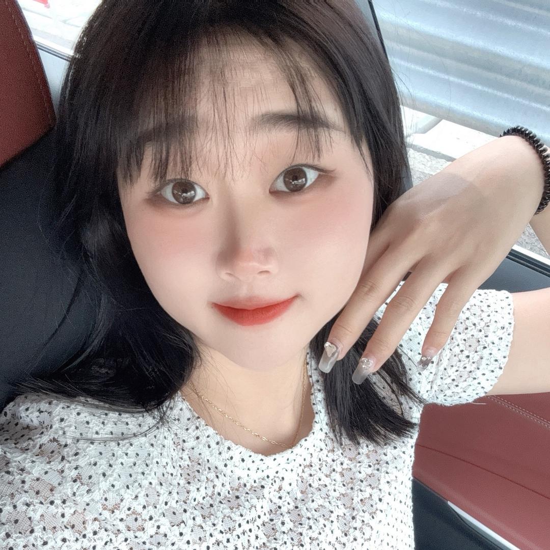 是小小吴吖