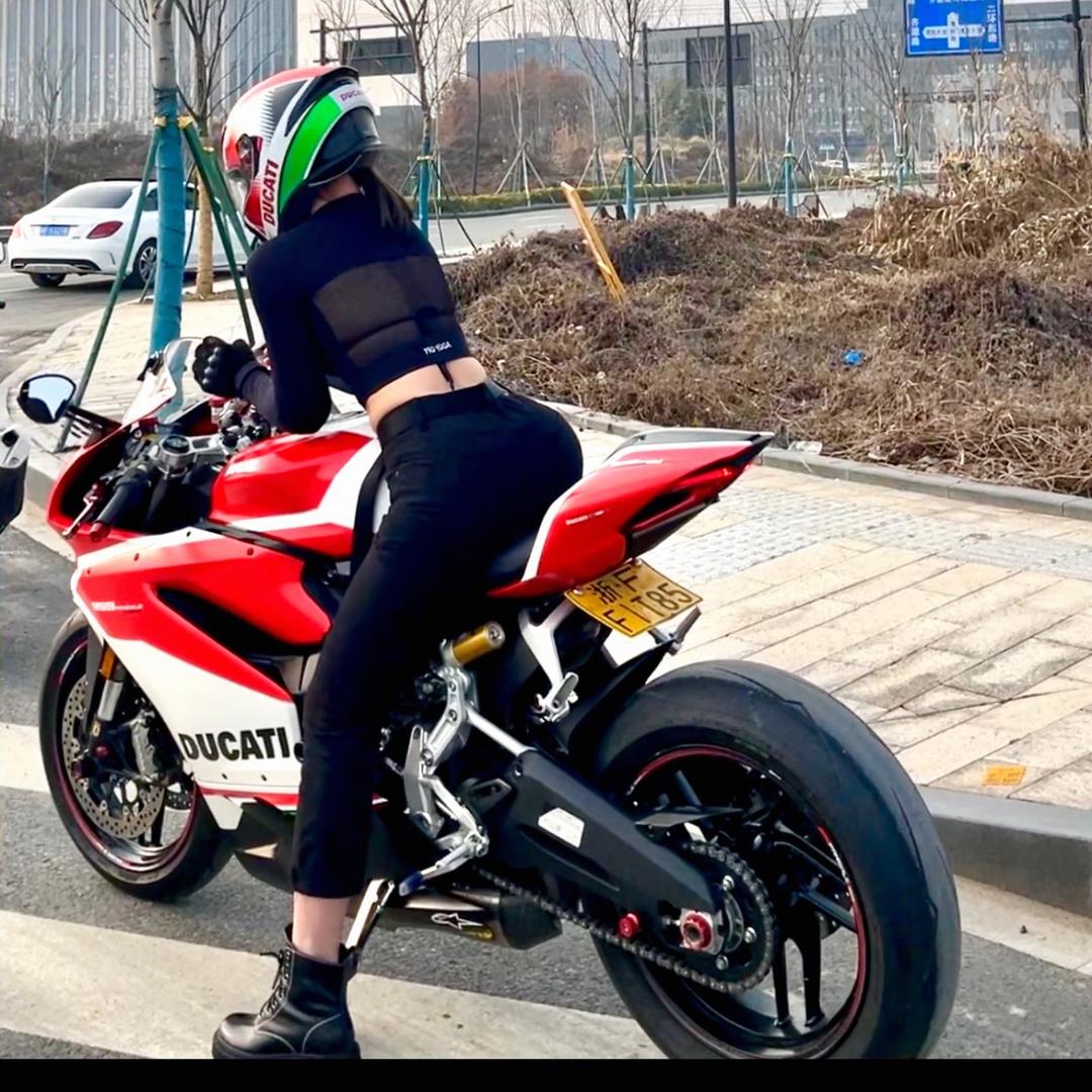 古力娜尔爱机车🏍️