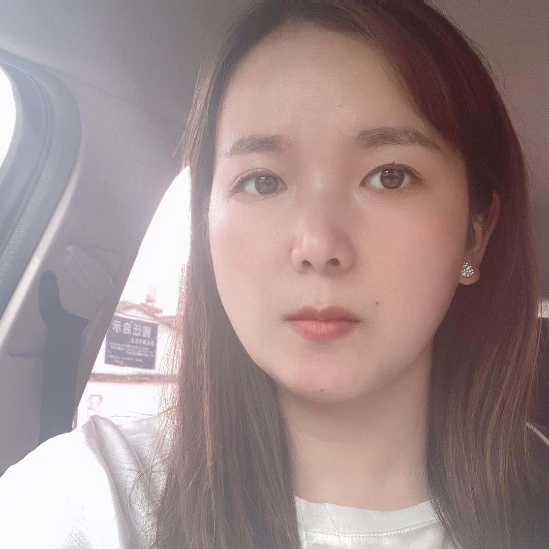 在大理办理车辆过户的佳姐