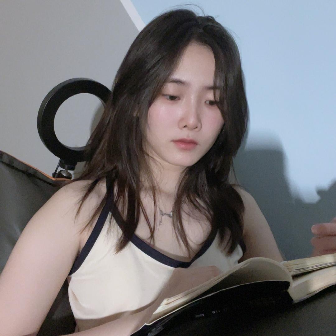 君君.