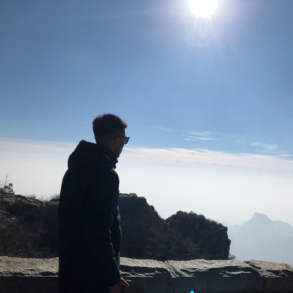轻舟要过万重山.