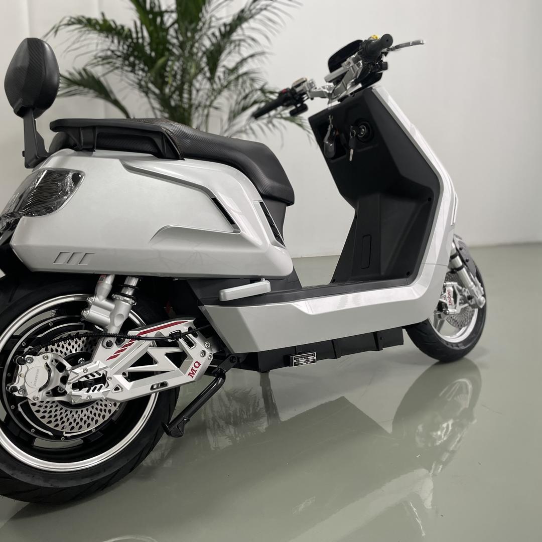 大隆鹰豪金极运动配件专卖店