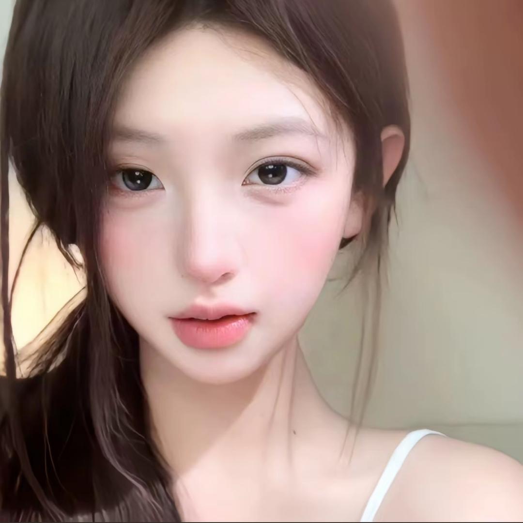 前凸后翘性感母蟑螂