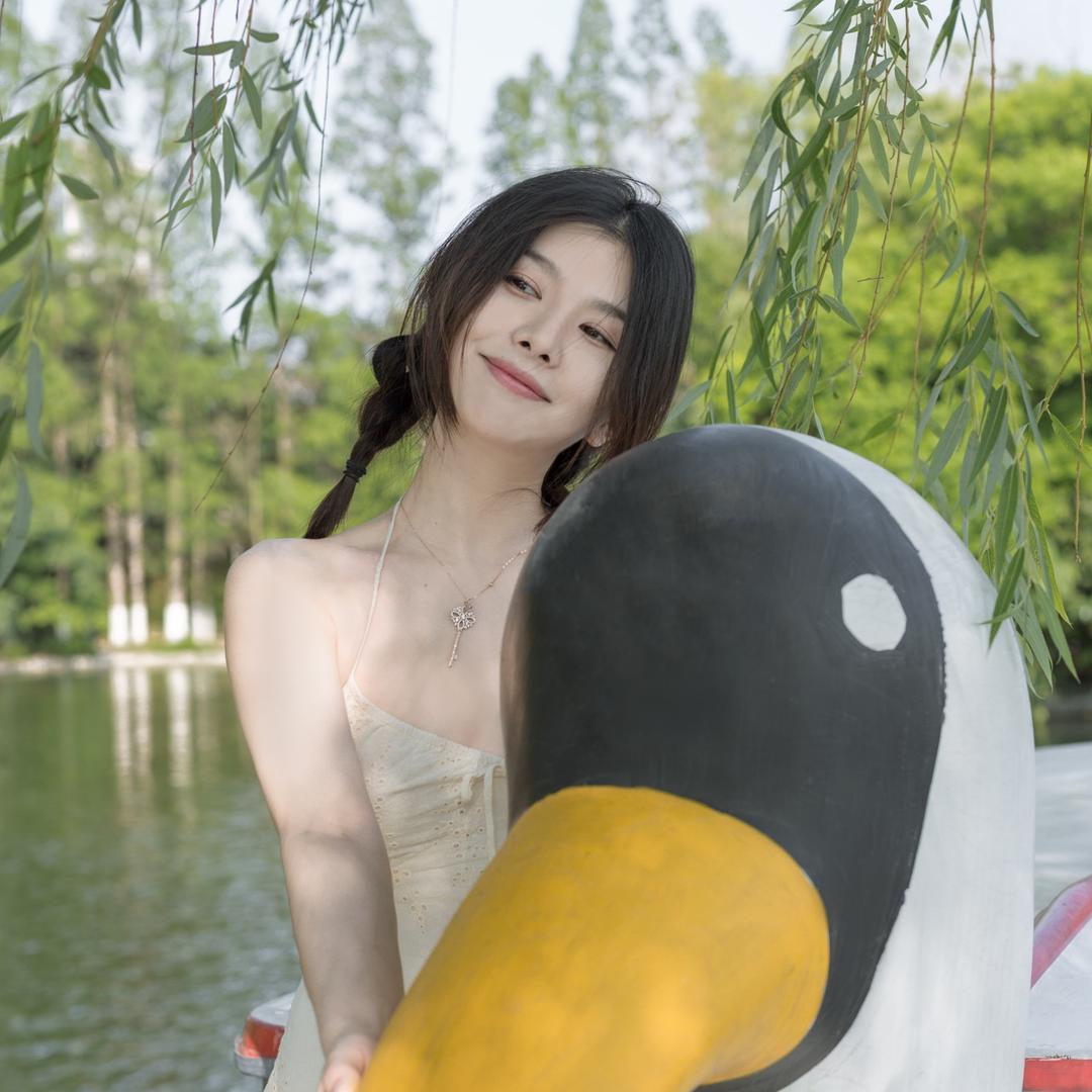 五花肉女孩儿
