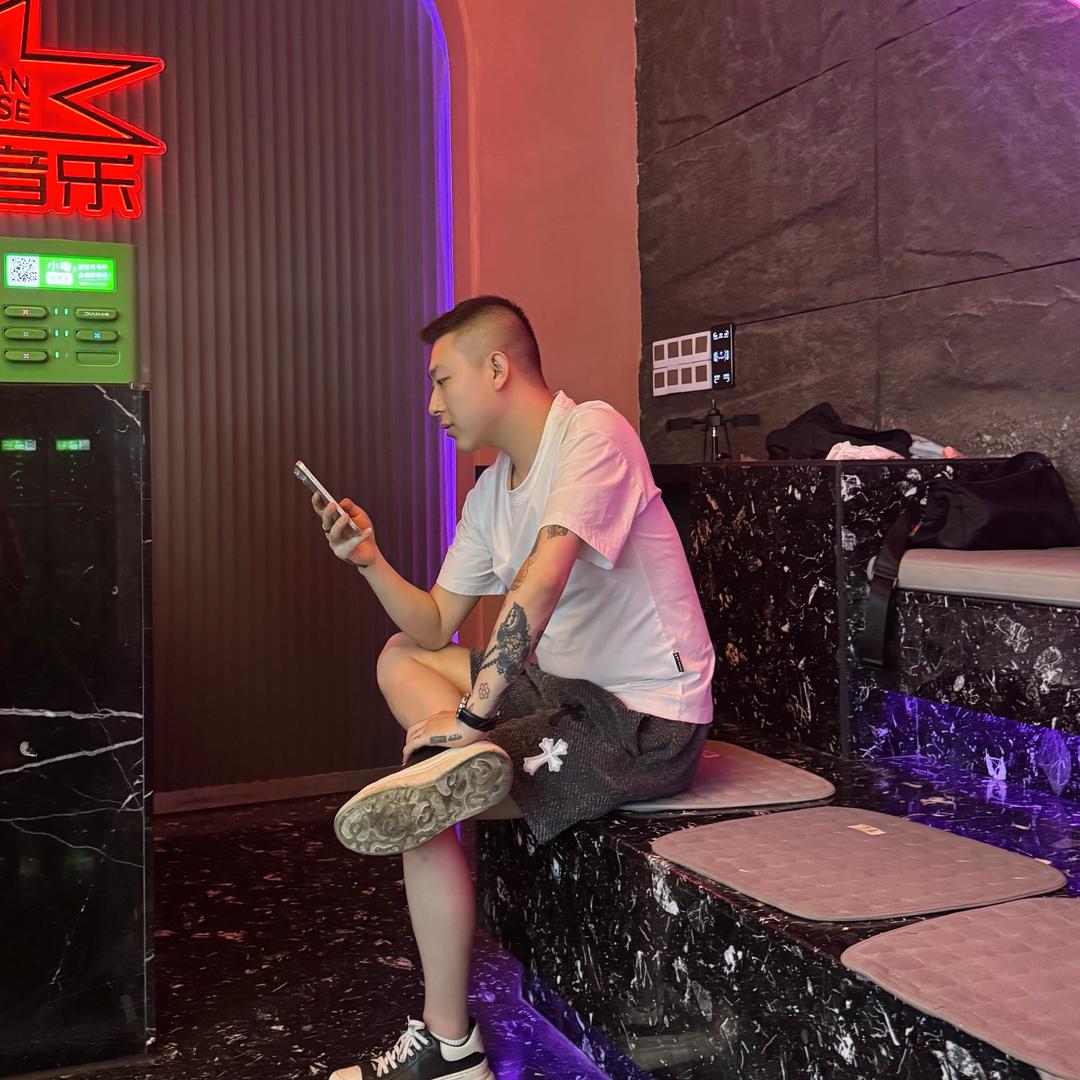 大同-湾奈酒吧-阿兔