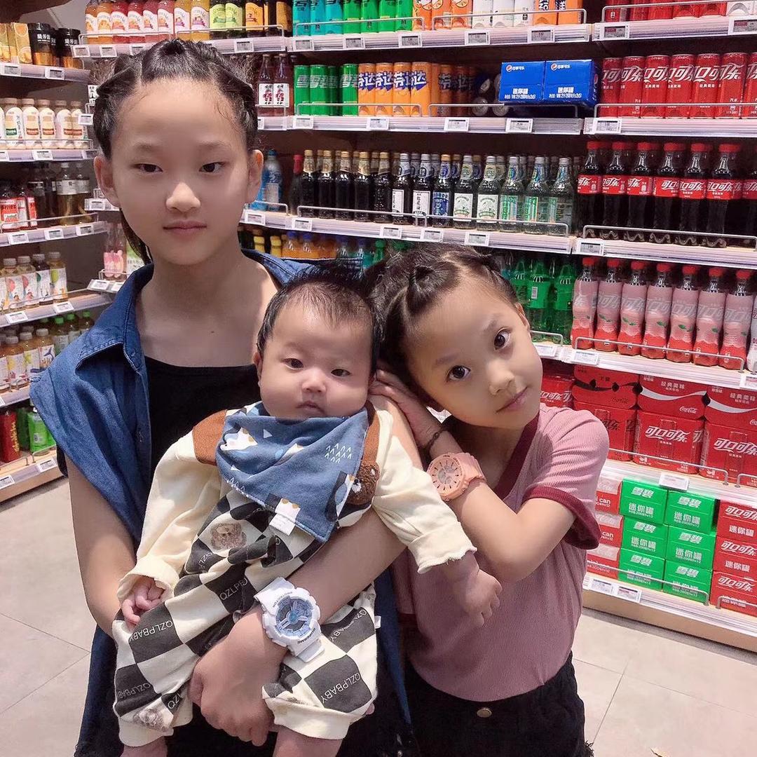 一家五口👨‍👩‍👧‍👦老陈