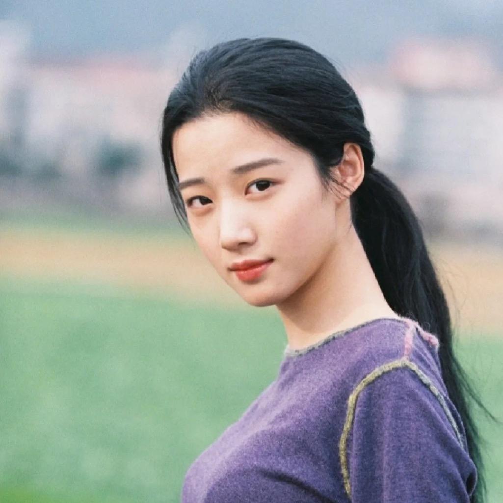 是珊珊吖～