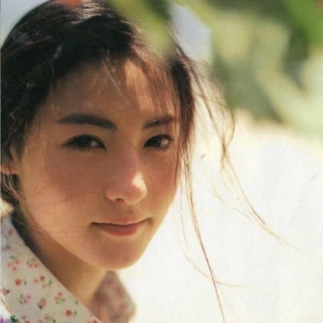 写信告诉我今天海的颜色