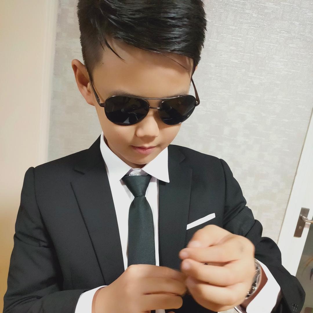 哆啦咪童装礼服