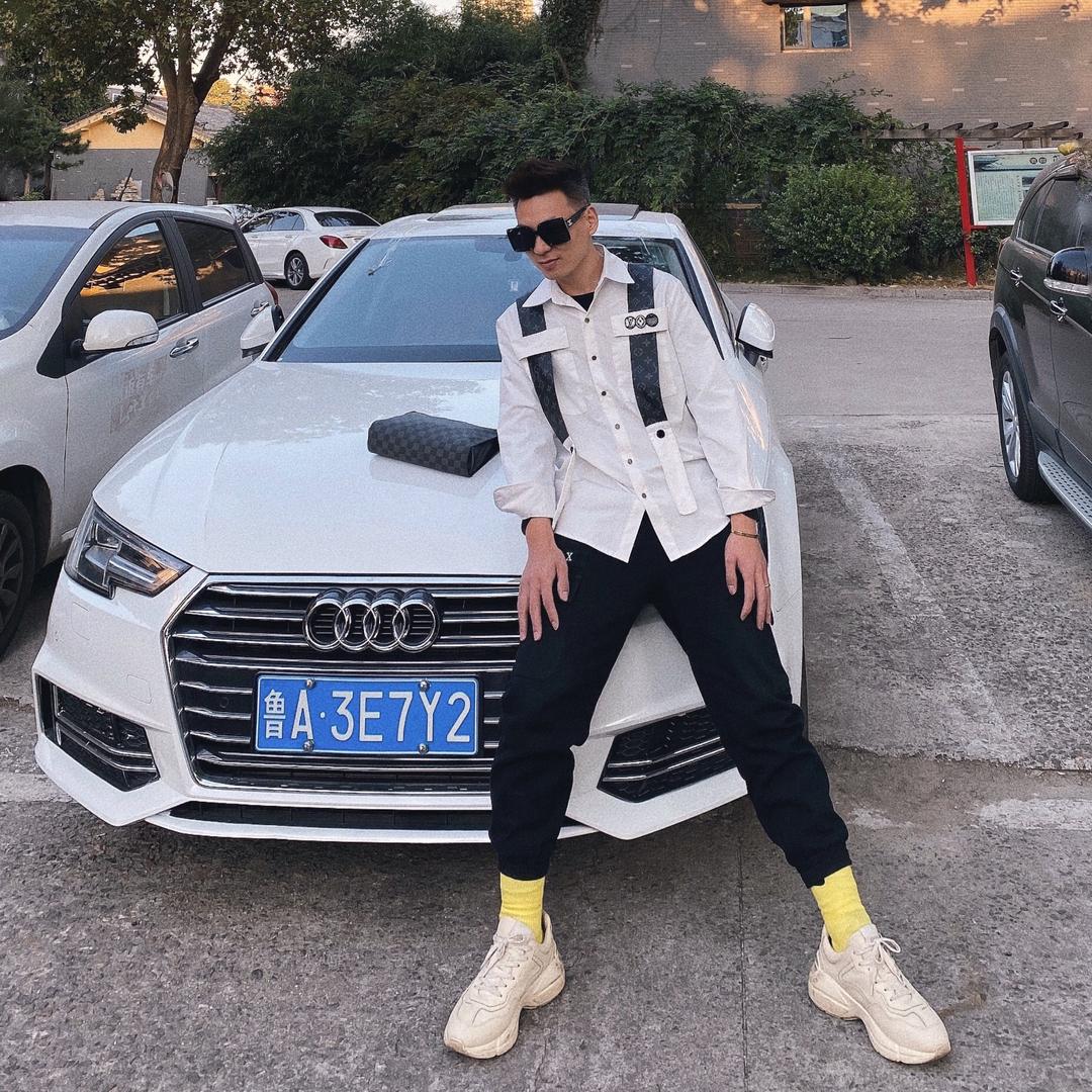 紫罗兰美容美发会所尹