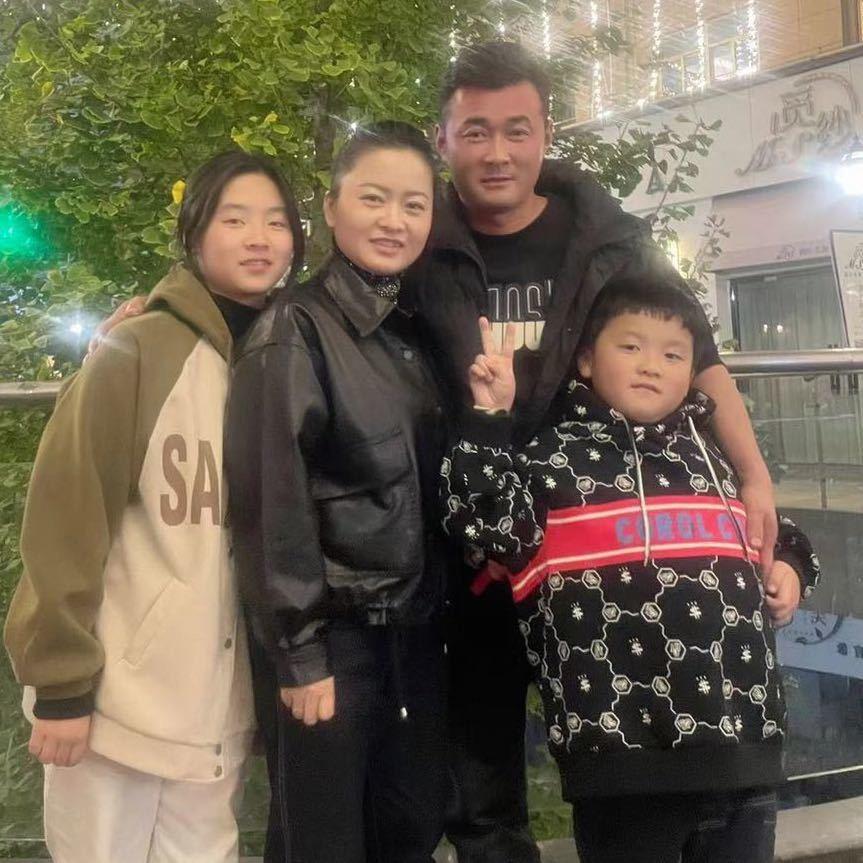 寿县十字路雅迪电动车