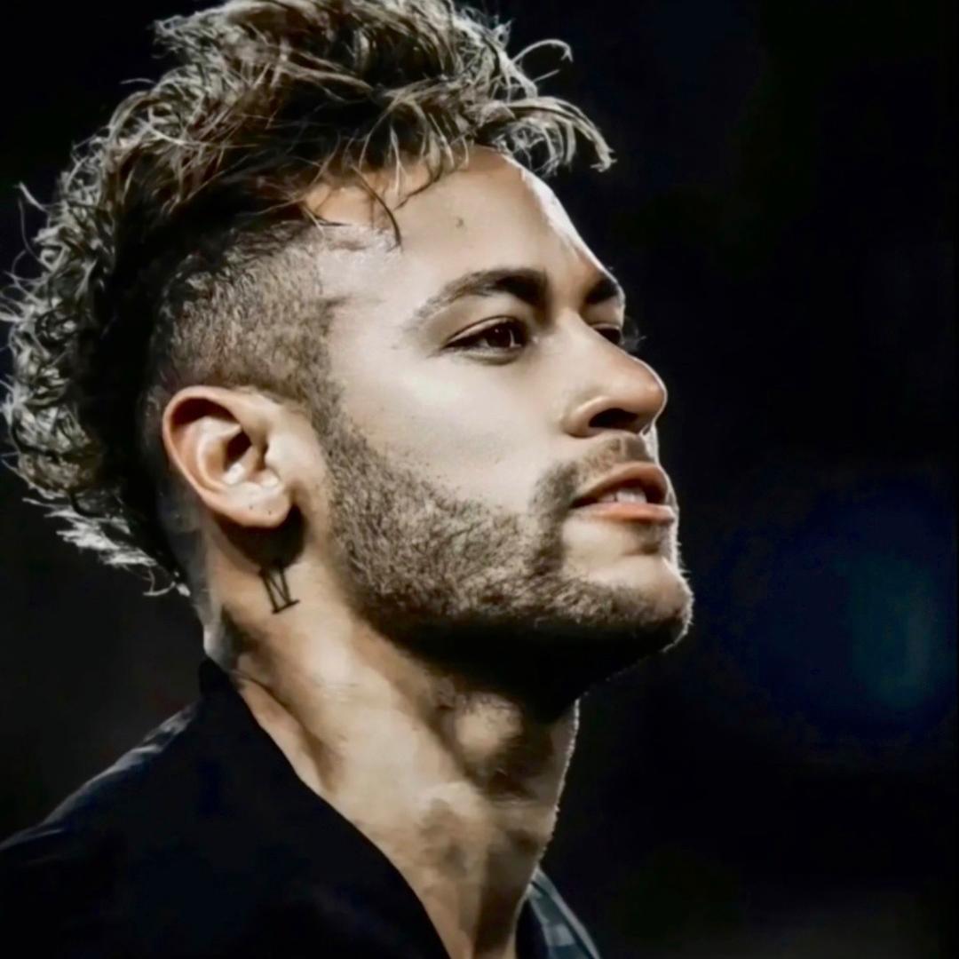 Neymar Jr Ã 羽