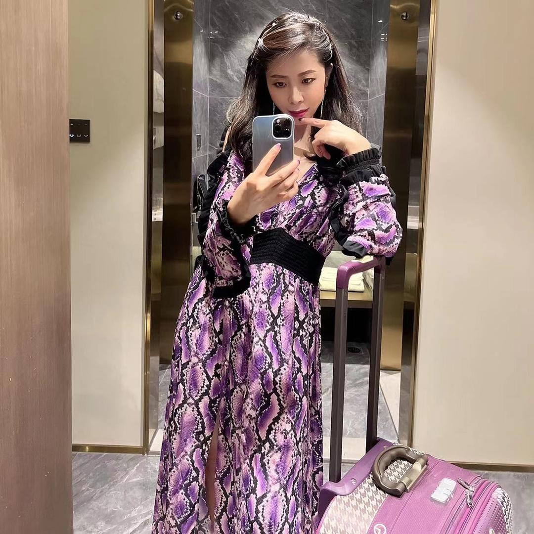 滢璨yingcan女装（早5:55开播）
