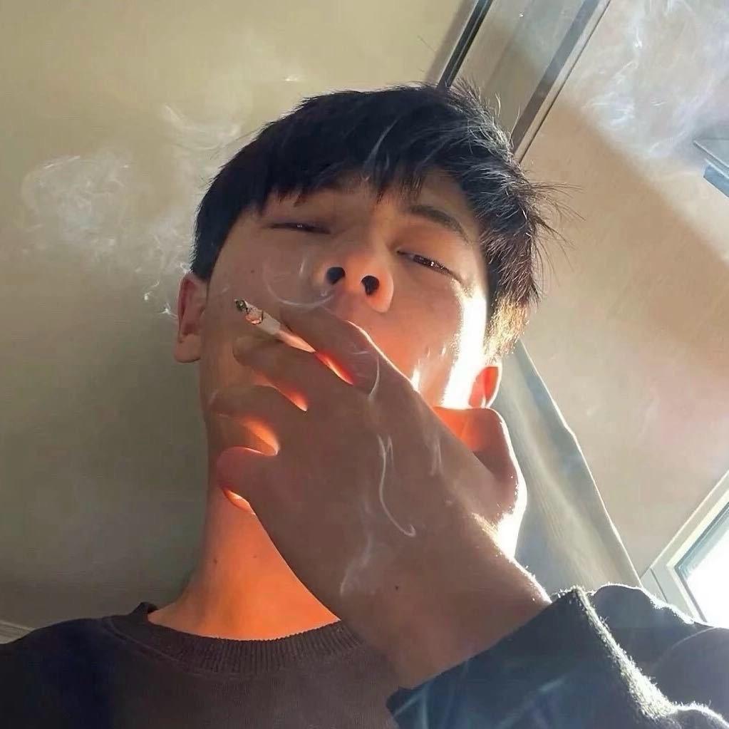 晚秋树（看到我请叫我去健身）