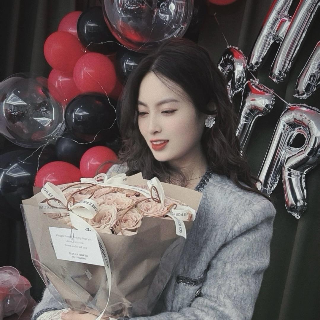 爱吃蛋黄派的酱