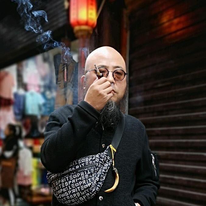 蝶庵游子- 高志平，万航渡路314号。