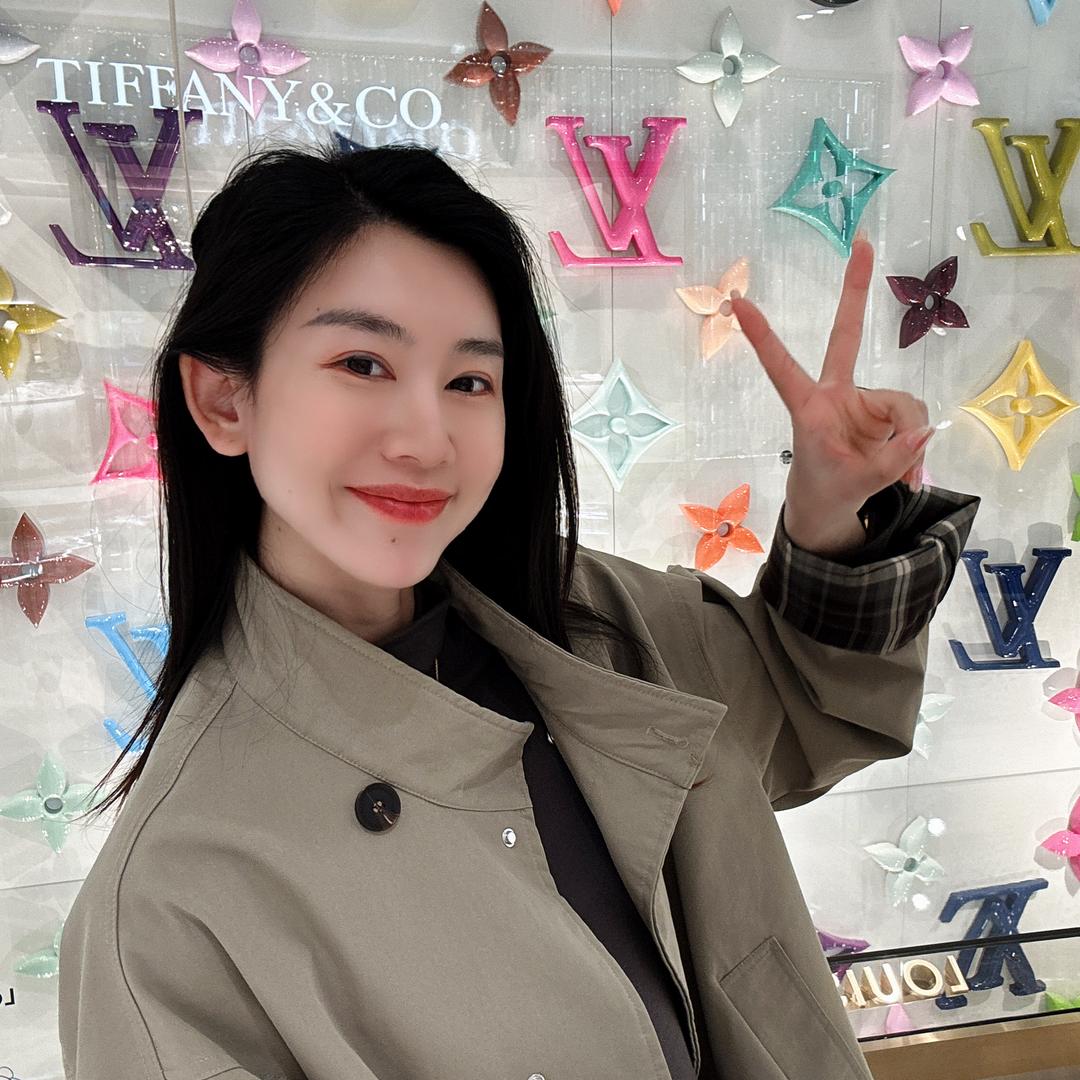 颂夏极简女装