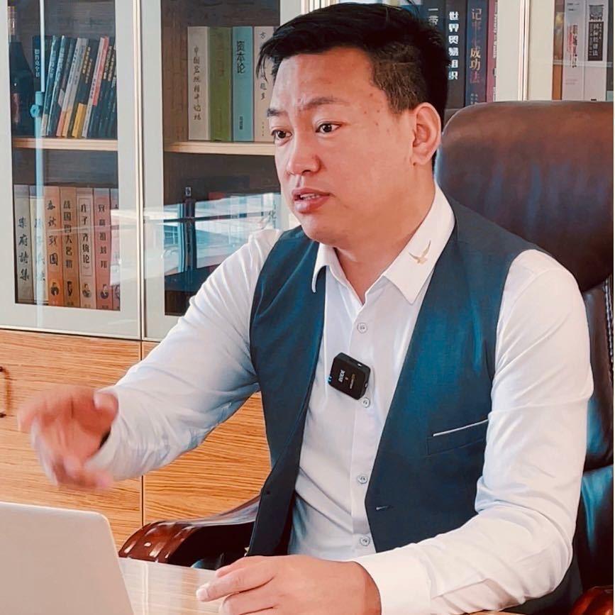统一AI马明泽