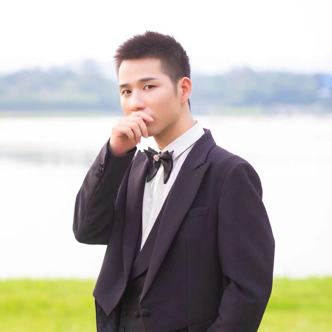 君鑫自助火锅＆创始人李阳