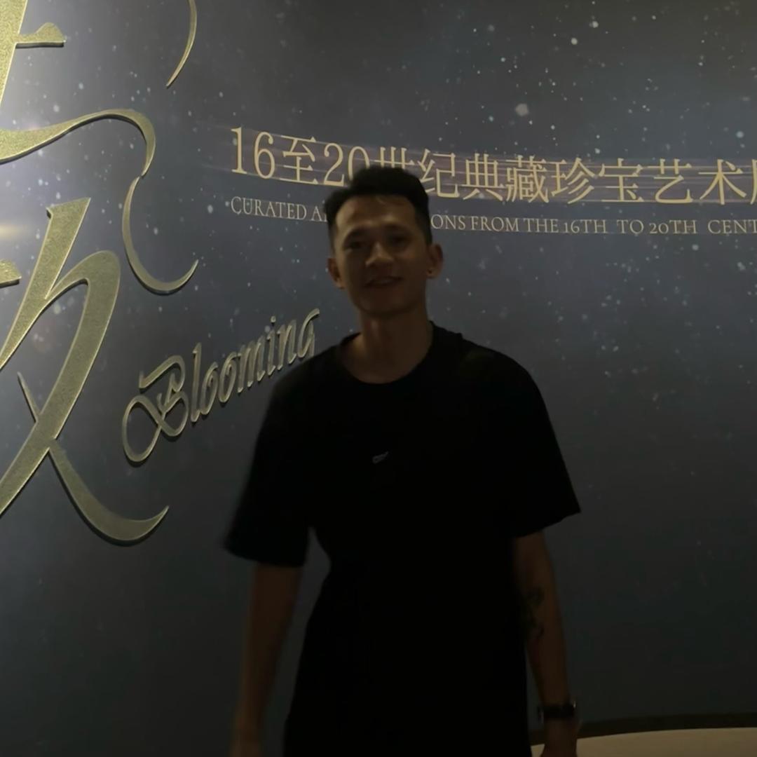 东方贺黄金珠宝-阿伟