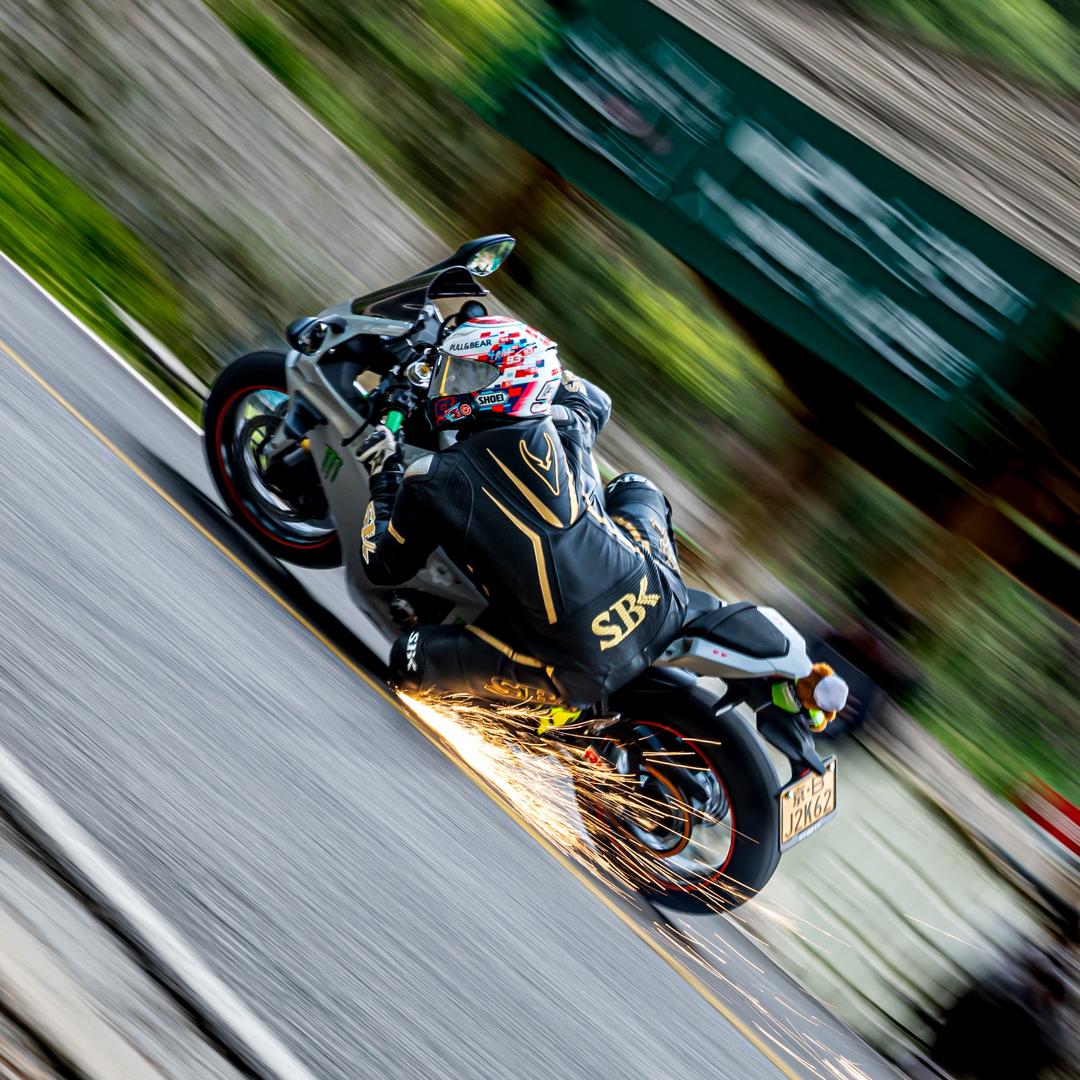 就是个弟弟🏍️