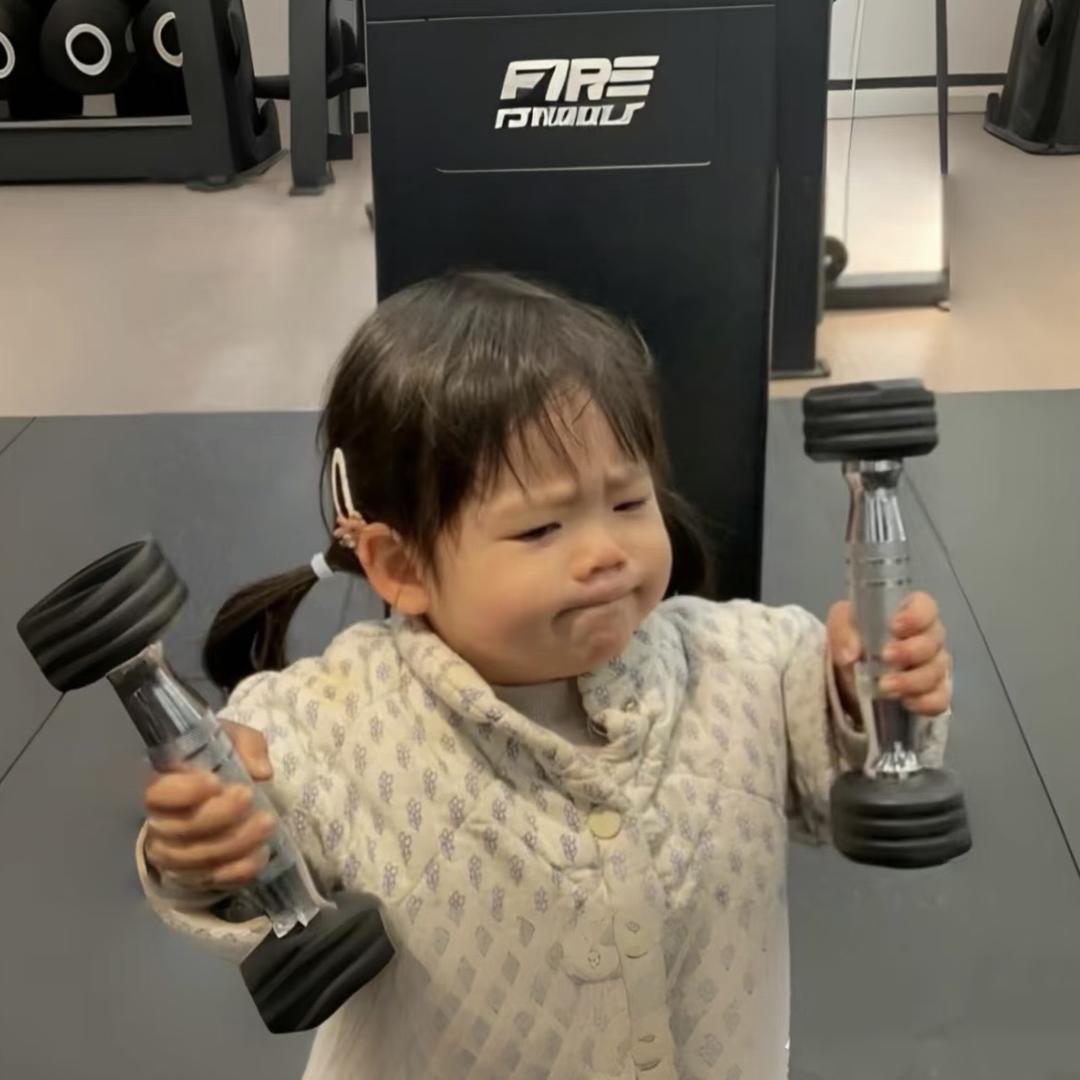 小乔有假牙