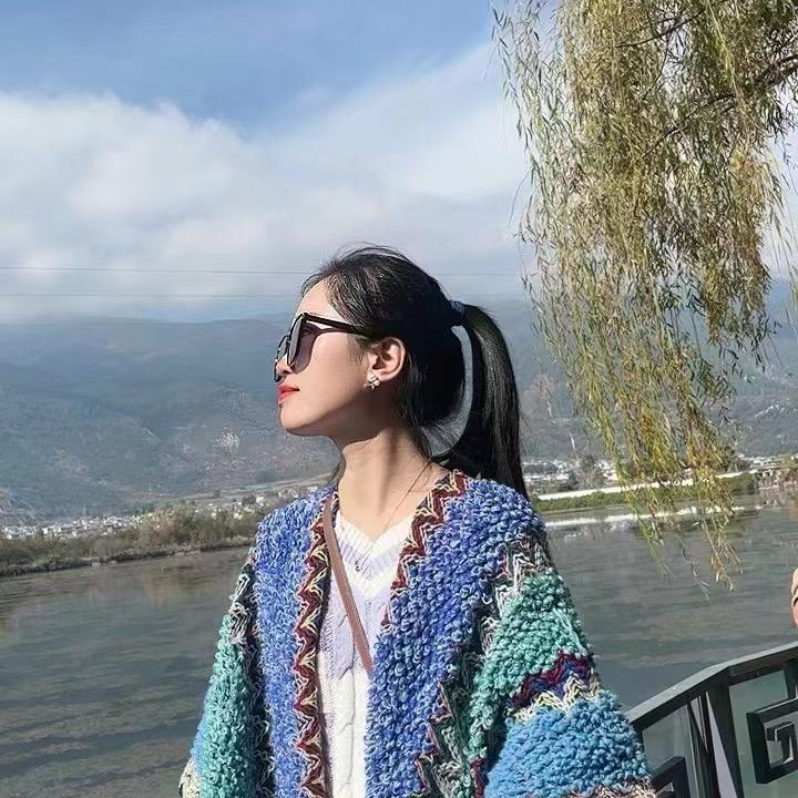 暴躁的美甲师梅子