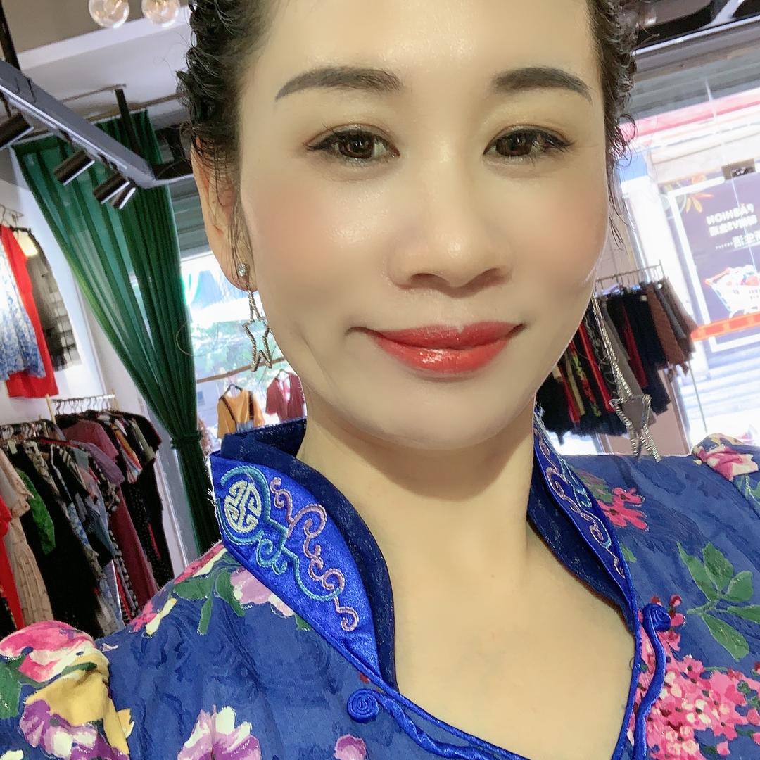 晋江市南韩哈哈女装