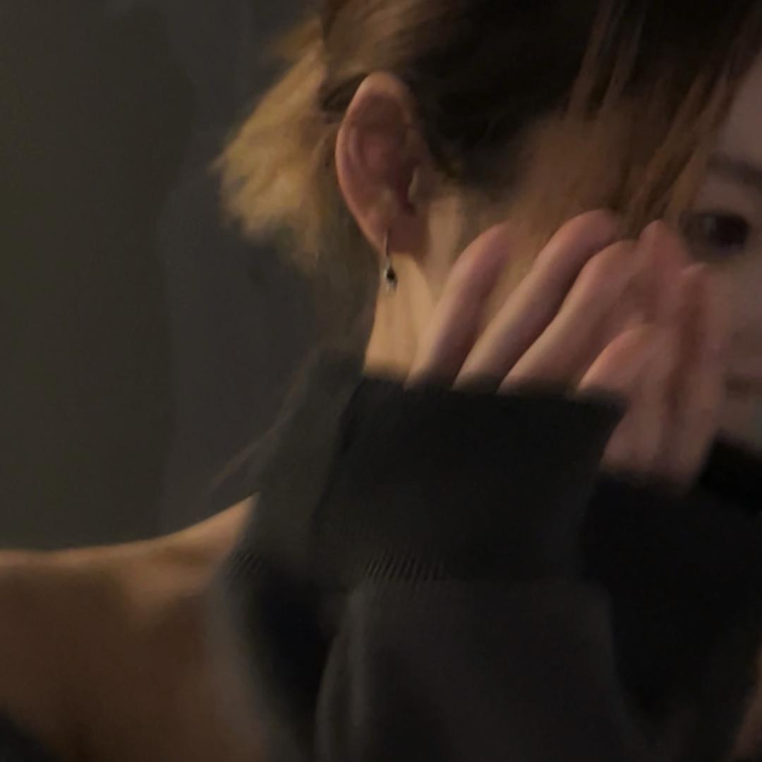 川上伊奈