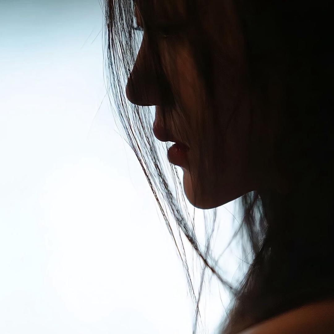 🌙藏在了☁️里