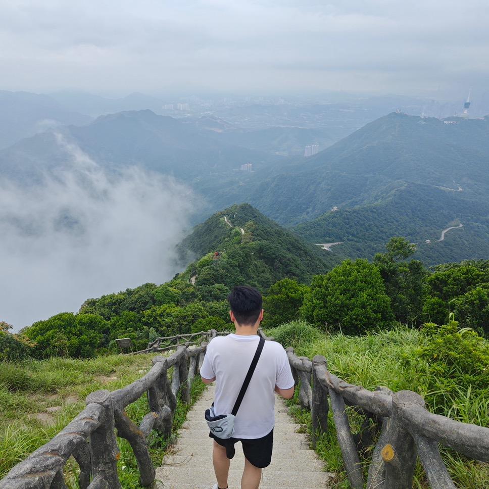 一个社恐的地产销售