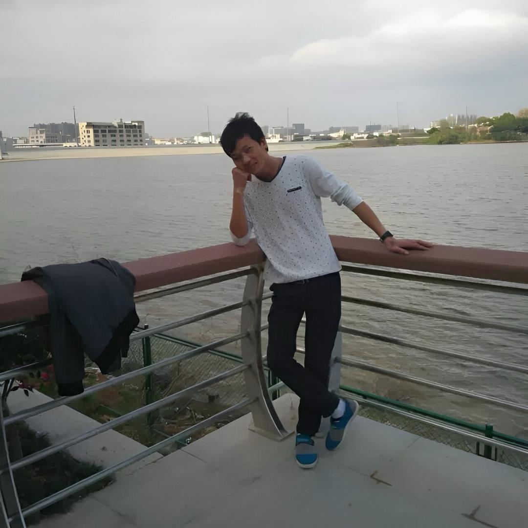 尔东C.·