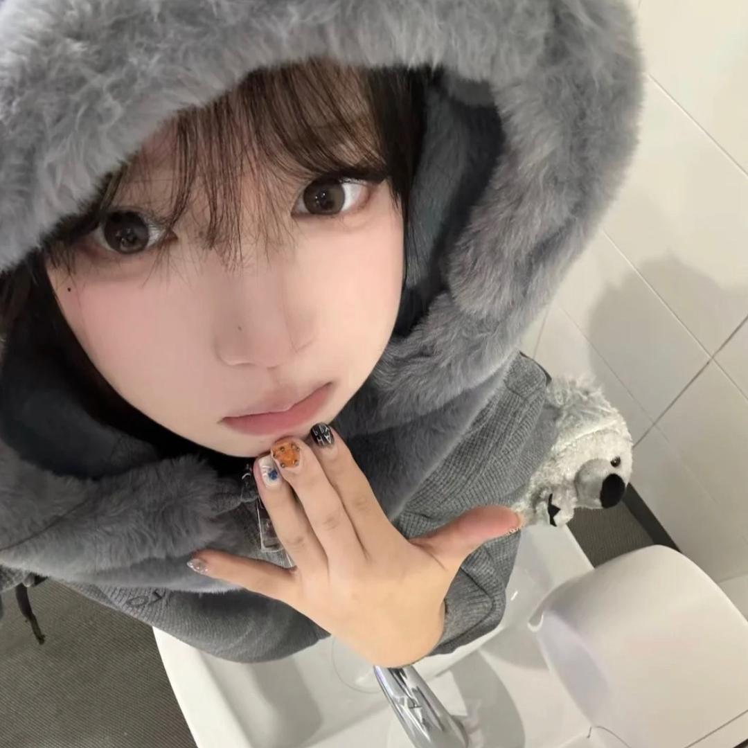 𝗖𝗮𝘁𝘁𝘆𝗹𝗹𝗼.